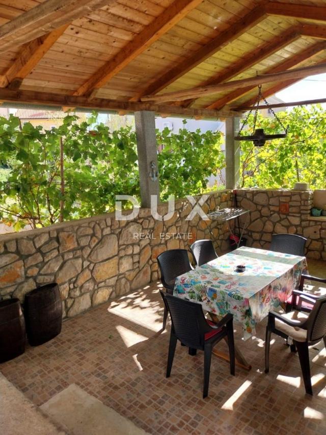 CRES ISLAND, LOZNATI - charming small detached house