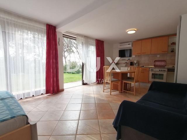 ISTRA, ROVINJ - Apartmanska kuća na samo 40m od mora!