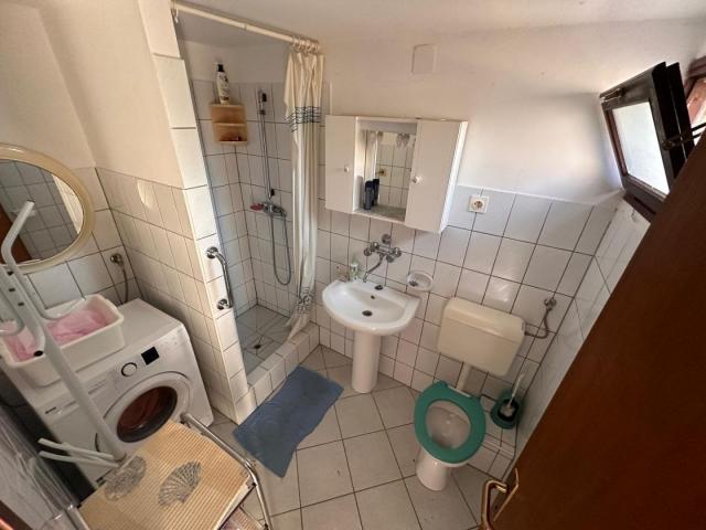 INSEL KRK, VRH - Doppelhaushälfte, 170 m2, Garten!!!