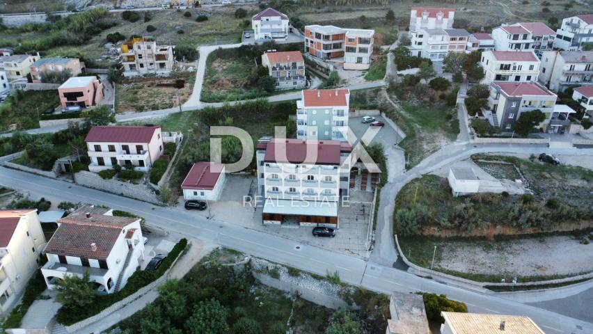 OTOK PAG, PAG - Hotel s restoranom u blizini mora