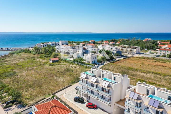 ZADAR, PRIVLAKA – Ihre Traumvilla: Meerblick, Whirlpool auf dem Dach und nur 100 m zum Strand! R2