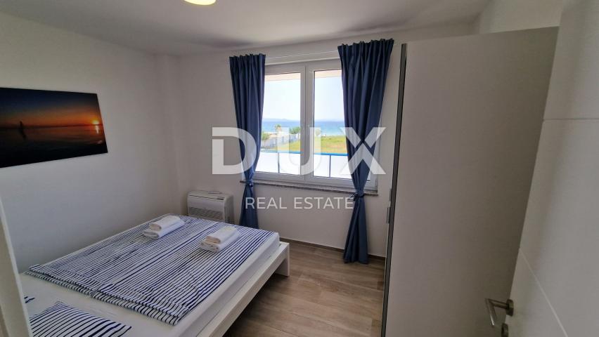 ZADAR, PRIVLAKA – Ihre Traumvilla: Meerblick, Whirlpool auf dem Dach und nur 100 m zum Strand! R2