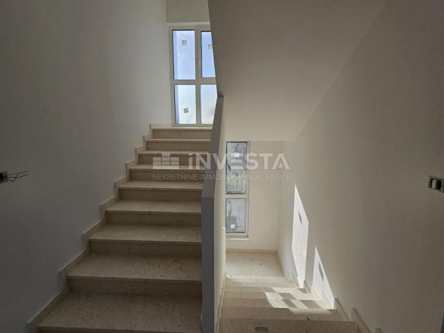 Appartement Šijana, Pula, 94,58m2