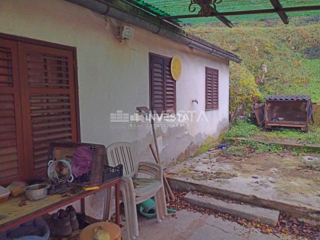 Pazin, Haus zur Anpassung, 120 m2, Garage