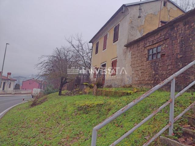 Pazin, house for adaptation, 120 m2, garage