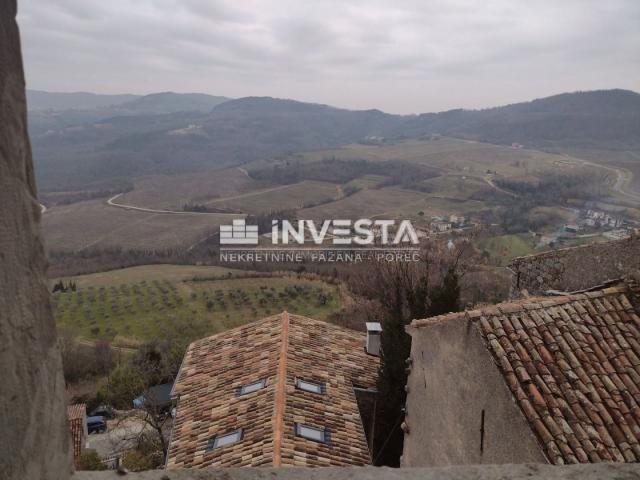 Motovun, Terraced house in the old town center with an enchanting view