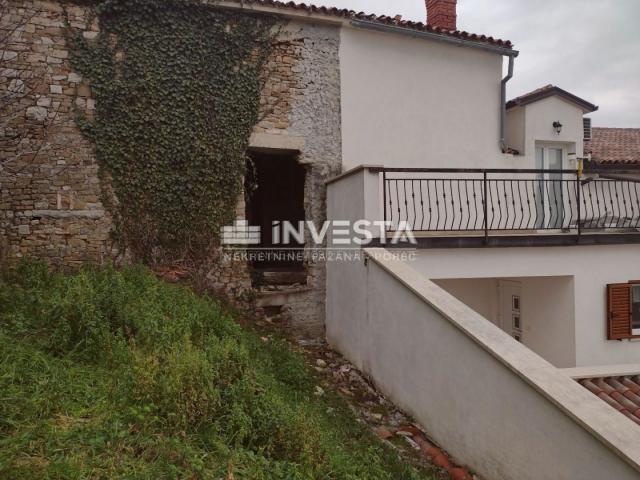 Motovun, Stone house in the old town center with building permit