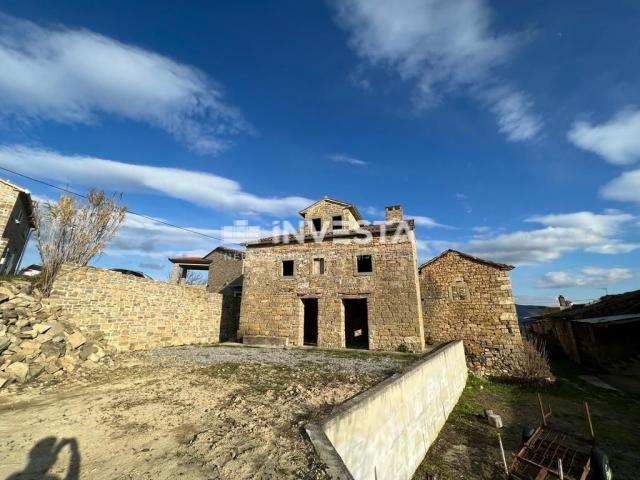 Motovun area, unique Istrian stone house with a wonderful view