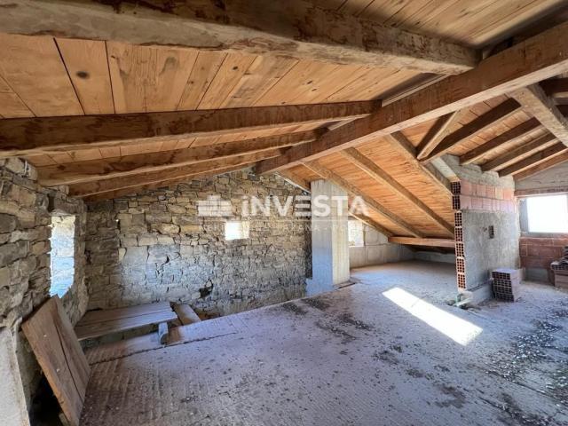 Motovun area, unique Istrian stone house with a wonderful view