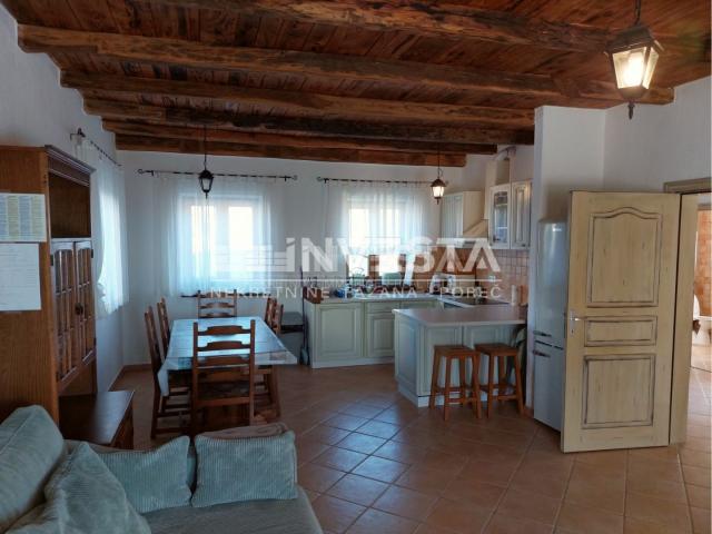 Surroundings of Svetvinčent, beautiful rustic villa with pool 155 m2, 4 bedrooms