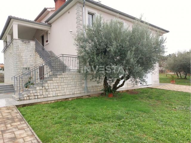 Surroundings of Svetog Lovreč, family house with 2 residential units, 270 m2