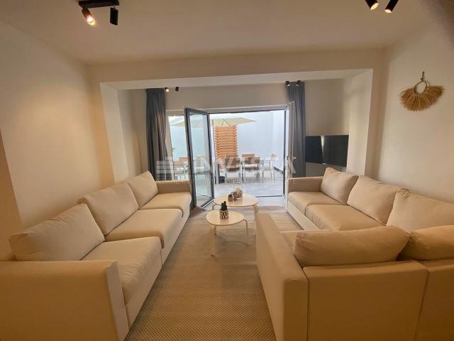 Premantura, luxurious spacious apartment 123m2 with garden and jacuzzi