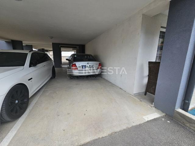 Pula Monvidal, moderan stan 40m2, pomoćna prostorija 14m2 i parking