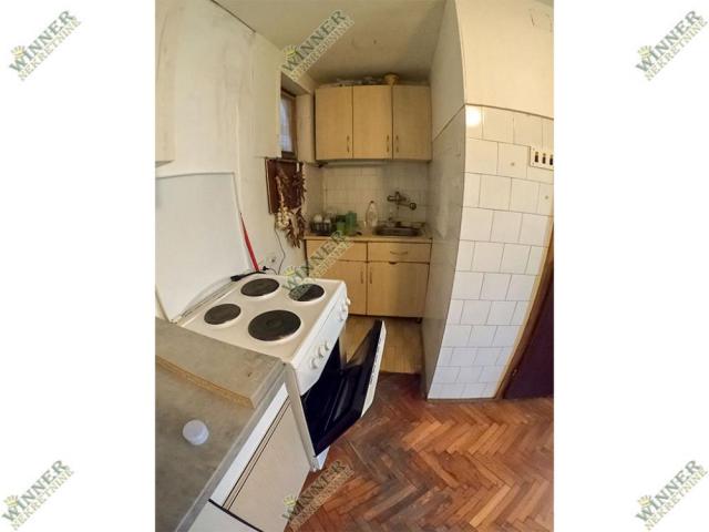 Izdavanje Stan Zemun Ugrinovacka, Sava Kovacevic, 50m2 2. 0 ID#1341