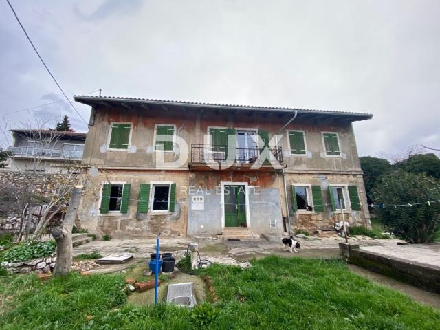 RIJEKA, KOZALA – freistehende alte italienische Villa aus dem Jahr 1912 mit Meerblick und 2.383 m2 G