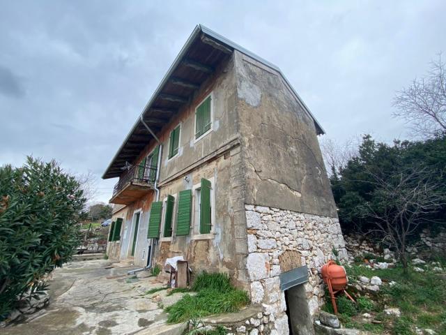 RIJEKA, KOZALA – freistehende alte italienische Villa aus dem Jahr 1912 mit Meerblick und 2.383 m2 G