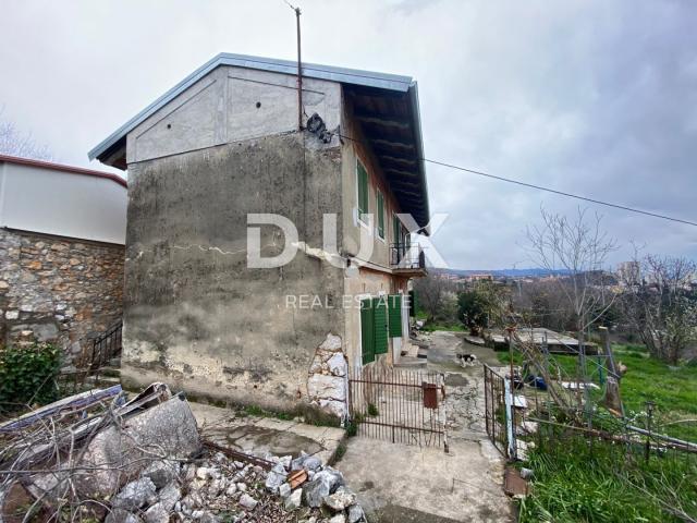 RIJEKA, KOZALA – freistehende alte italienische Villa aus dem Jahr 1912 mit Meerblick und 2.383 m2 G