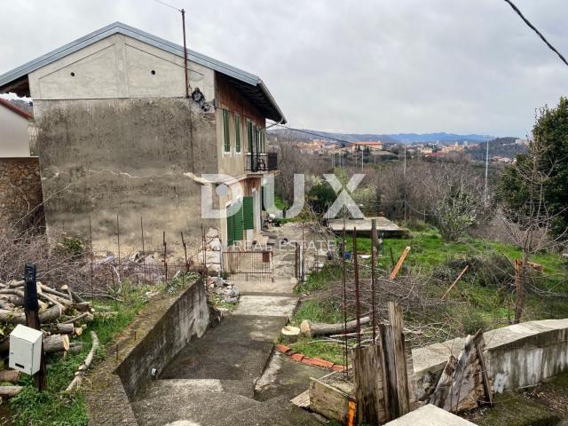 RIJEKA, KOZALA – freistehende alte italienische Villa aus dem Jahr 1912 mit Meerblick und 2.383 m2 G