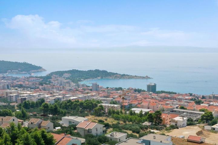 Makarska, novogradnja jednosban stan 58, 3 m2 uz  vrt, ostavu i P mjesto