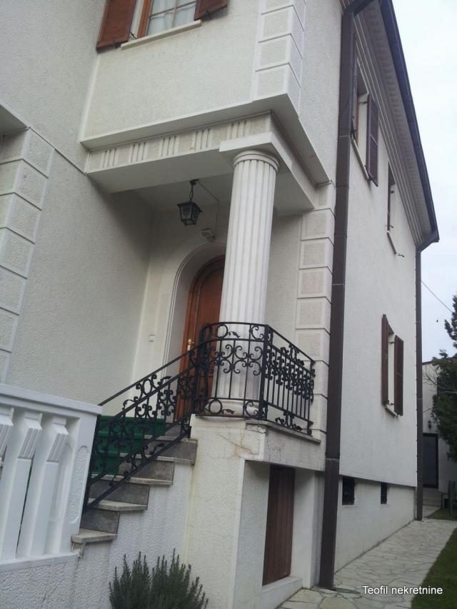 SAVSKI VENAC SENJAK 550m2 , 80+G na 7a , 7200e