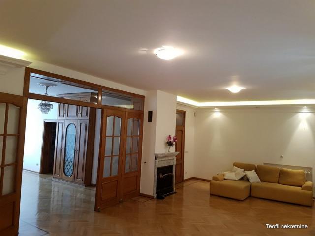 SAVSKI VENAC SENJAK 550m2 , 80+G na 7a , 7200e