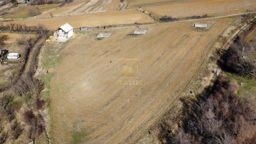 Odlican plac za vikendicu u Bukovcu