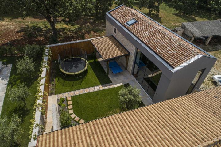 Luxusvillen mit freiem Blick auf das Meer, einem Garten und zwei Swimmingpools