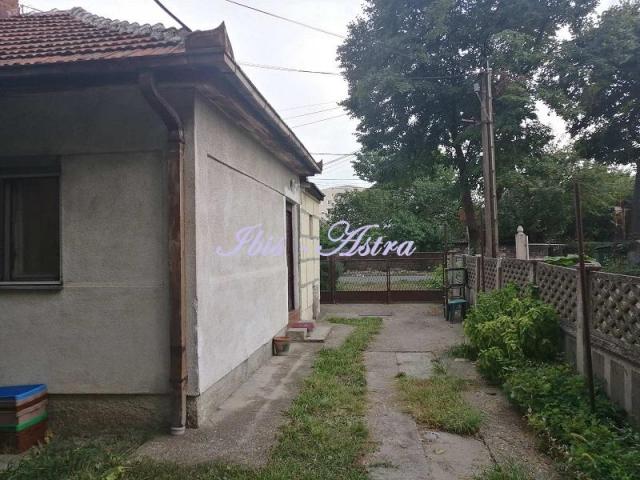 Borča kuća za prodaju na 8ari placa ID#1099441