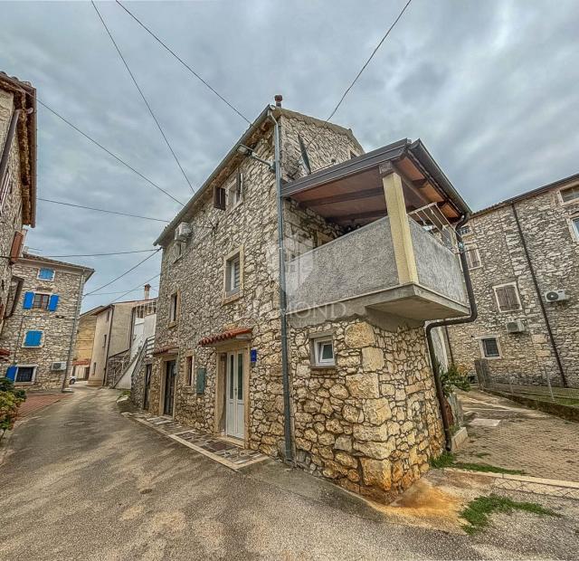 Istria, Brtonigla, Beautiful terraced house in a quiet street!