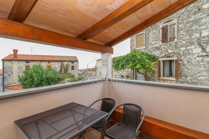 Istria, Brtonigla, Beautiful terraced house in a quiet street!