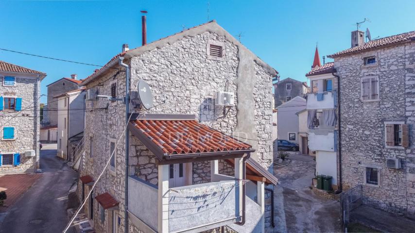 Istria, Brtonigla, Beautiful terraced house in a quiet street!