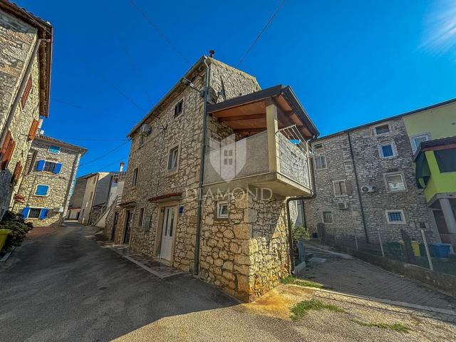 Istria, Brtonigla, Beautiful terraced house in a quiet street!