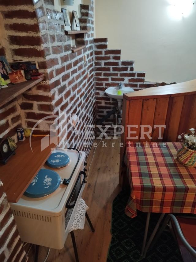 Izdaje se etno apartman u Gornjoj Toponici, 35m2!