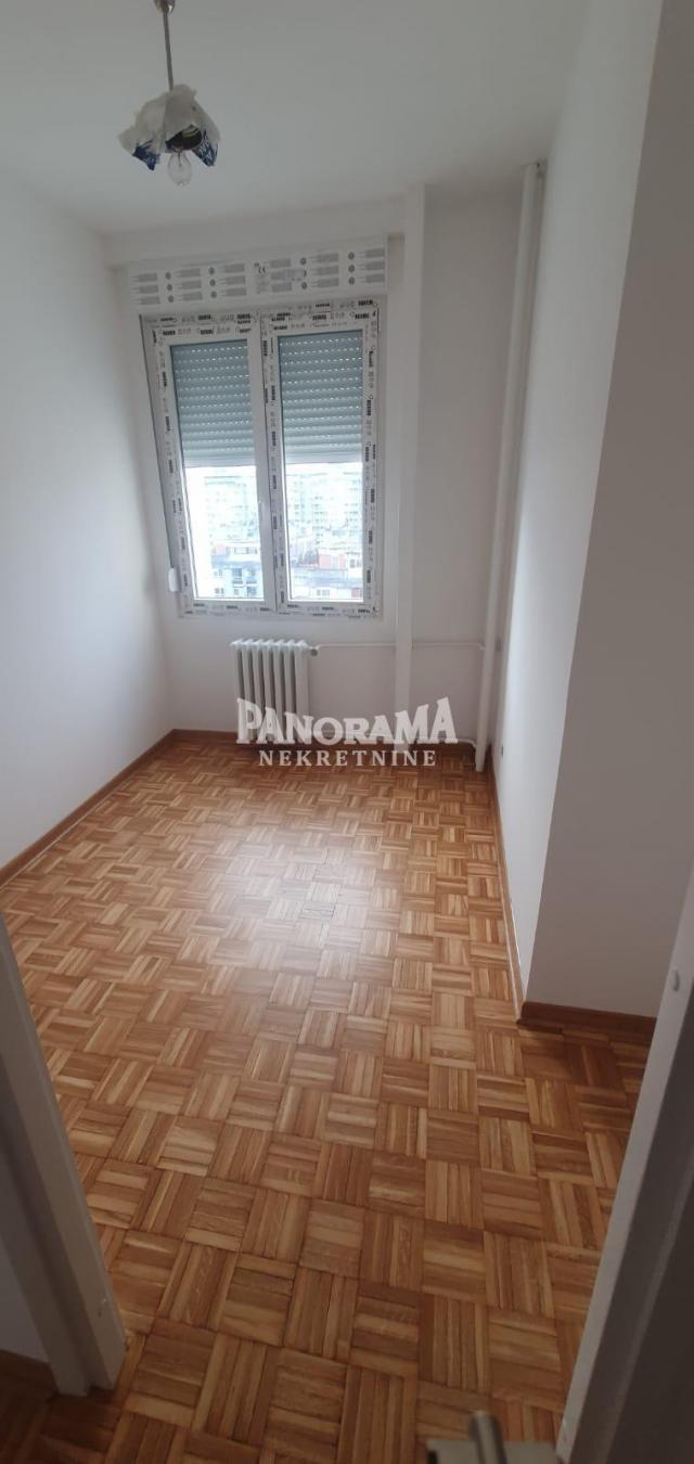 Novi Beograd-Blok 30, 4. 0, 92m2, uknjižen ID#3142