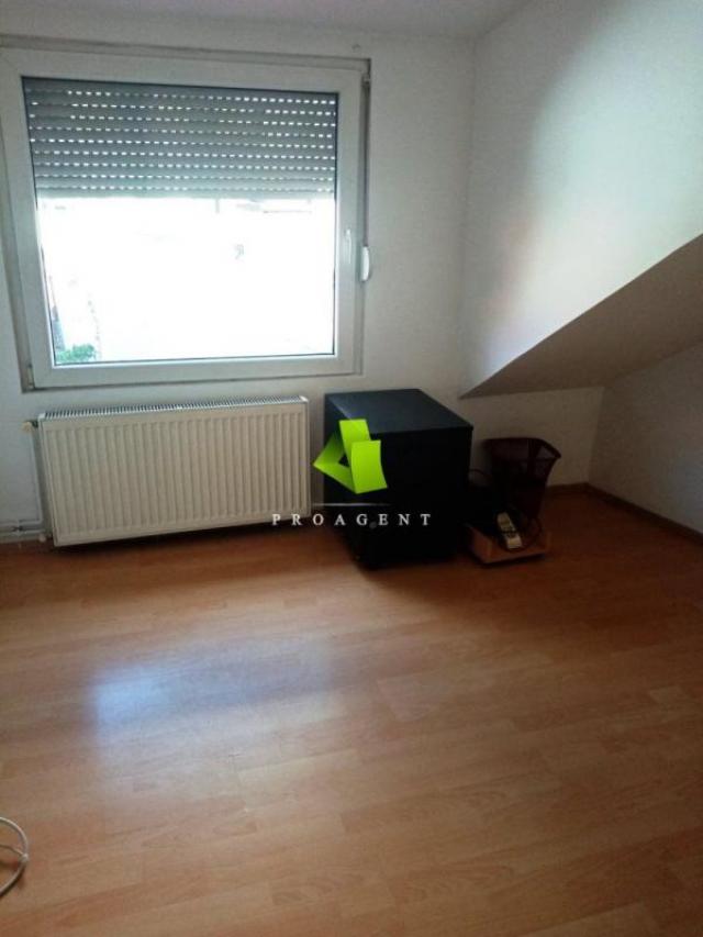 Polunamešten duplex kod crkve Sveti Luka ID#5494