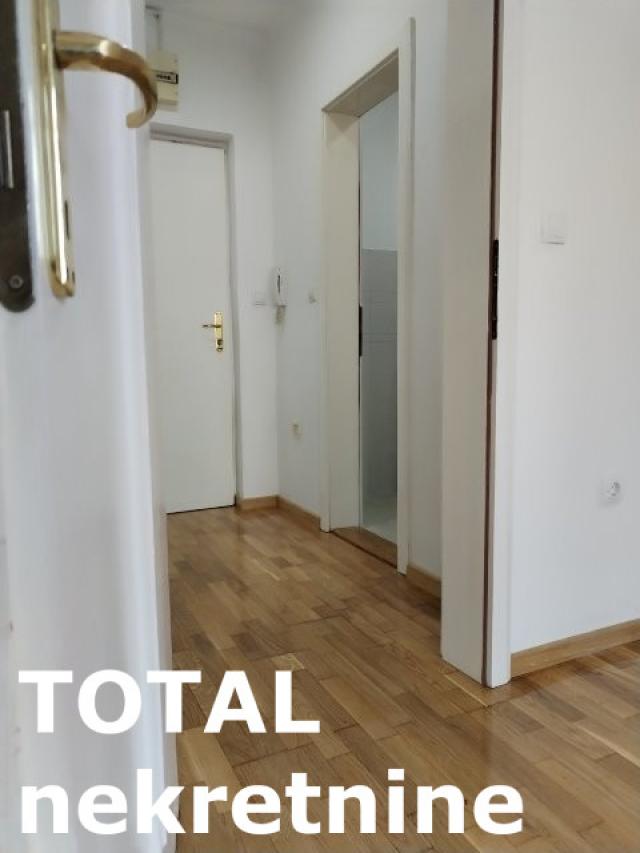 1 Jednosoban stan NOVI SAD, 87550€