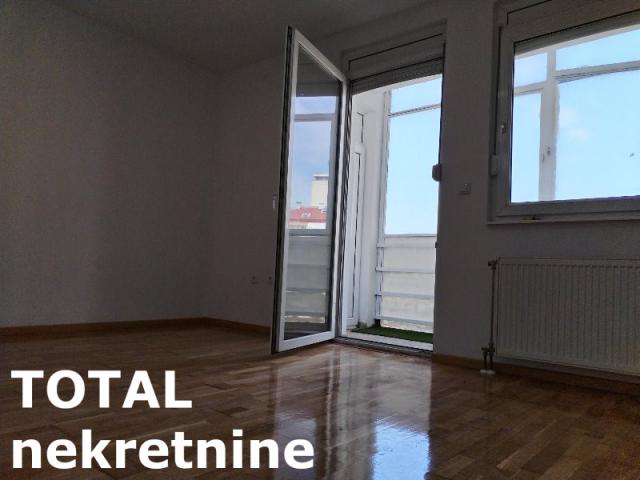 1 Jednosoban stan NOVI SAD, 87550€