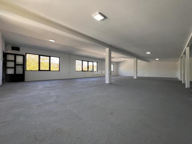 Poslovni prostor, 430m2, Čamurlijski put