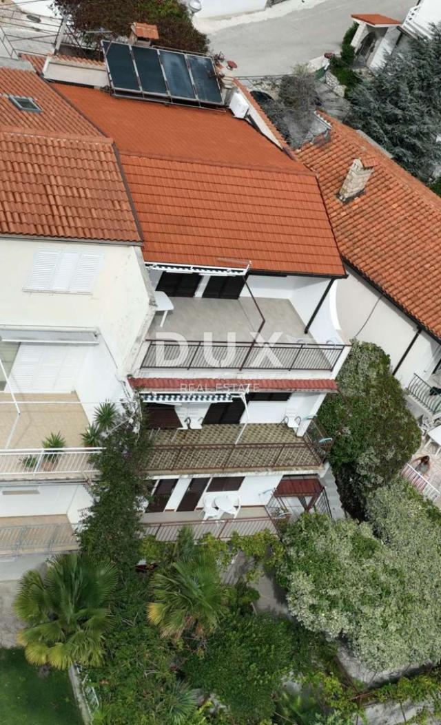 MAKARSKA, BAŠKA VODA - kuća sa 5 apartmana s pogledom na more! PRILIKA!