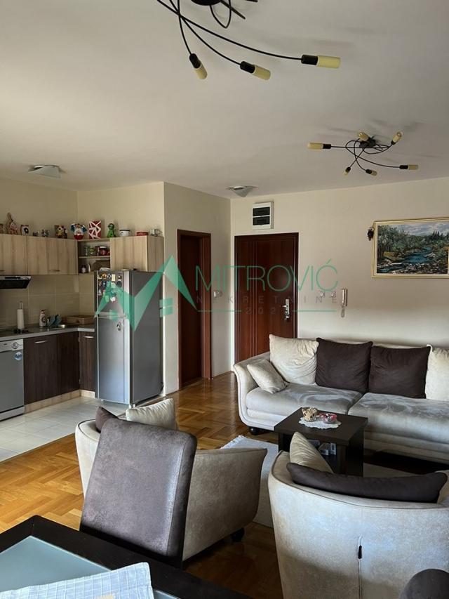 Troiposoban, stan površine 89m2 duplex.  