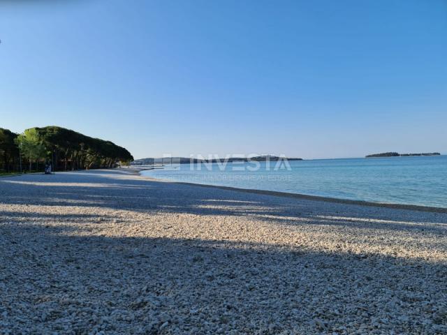 Fažana, land with building permit, 200 m from the sea.