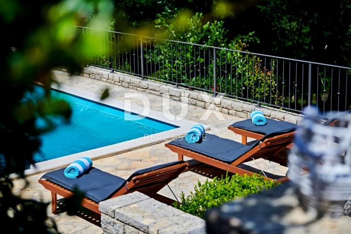 ISTRIA, BUJE - Rustic villa with a spacious garden