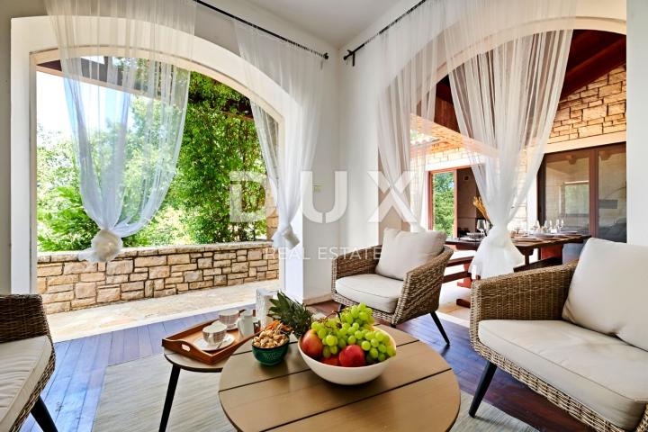 ISTRIA, BUJE - Rustic villa with a spacious garden