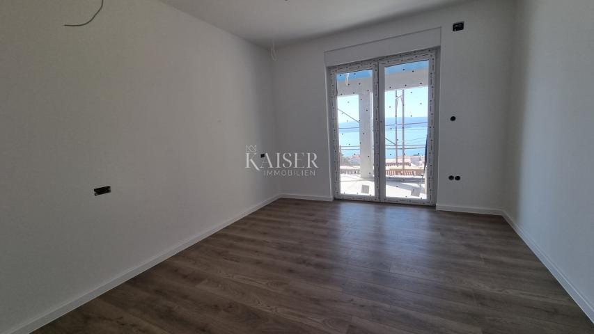 Crikvenica - stan 3S+DB sa pogledom na more, 110m2