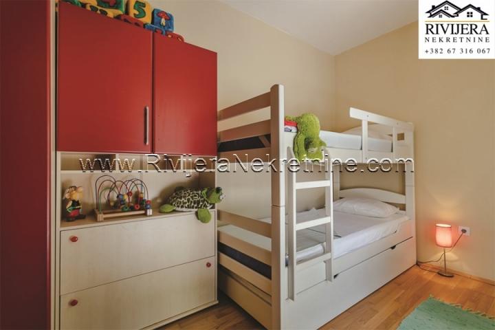 Two-bedroom apartment with a yard area Topla 2