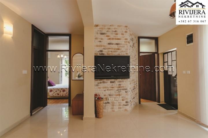 Two-bedroom apartment with a yard area Topla 2