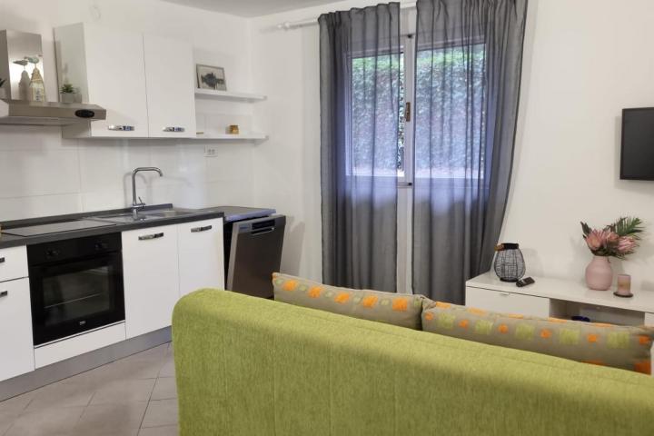 Otok Čiovo, Slatine - apartmanska kuća blizu mora