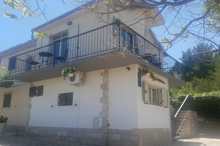 Otok Čiovo, Slatine - apartmanska kuća blizu mora