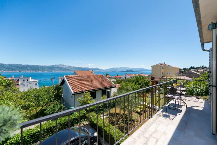 Otok Čiovo, Slatine - apartmanska kuća blizu mora