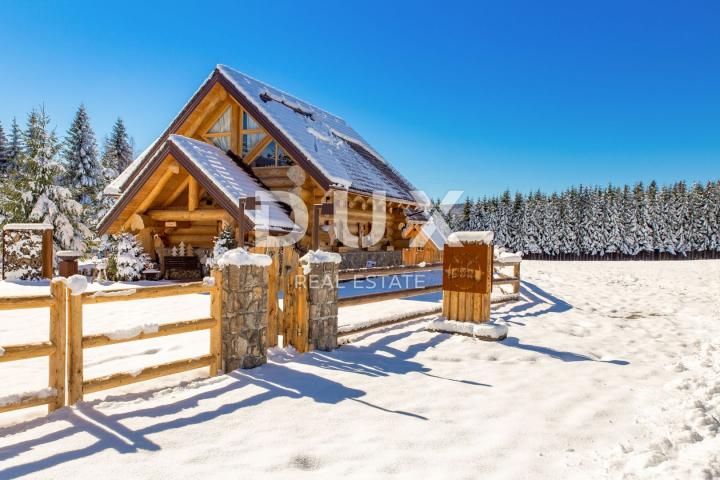 GORSKI KOTAR - Ekskluzivna drvena brvnara + 2 građevinska zemljišta